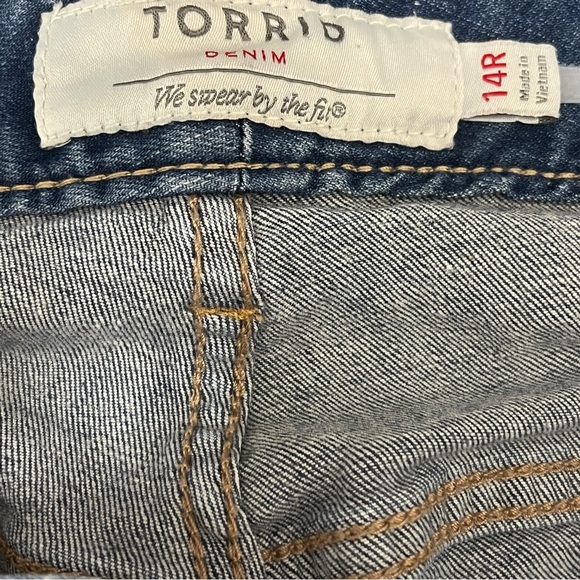 Torrid Girlfriend Embroidered Ankle Jeans Size 14R - Picture 7 of 8